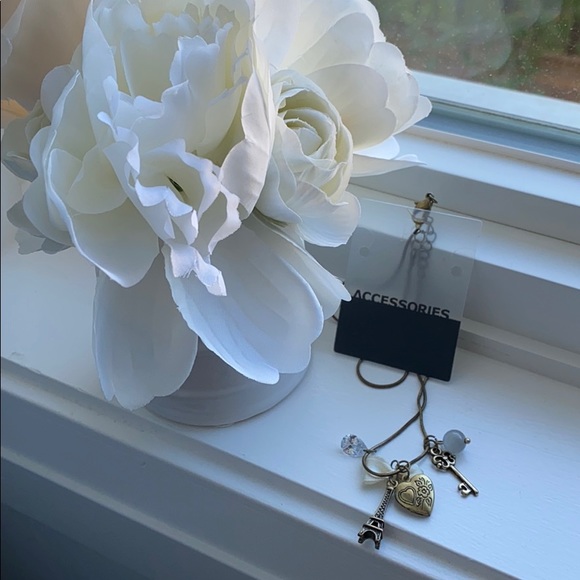 Pairs tower charm necklace - Picture 2 of 3